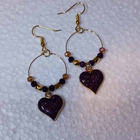 Handmade Earrings Purple heart charm with crystals on goldplated wire ring - Picture 3 of 4